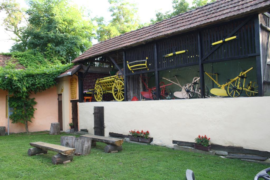 Trenkovo Seoski Turiziam Larva מראה חיצוני תמונה